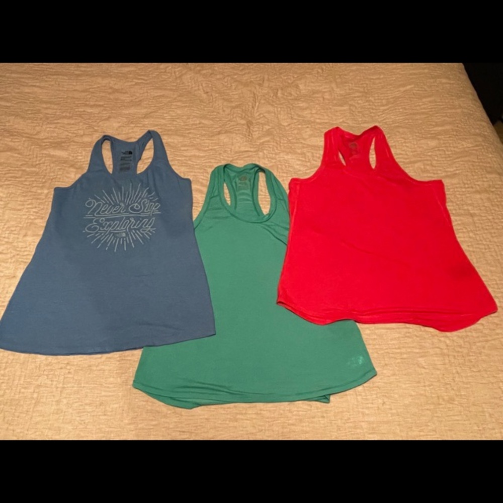 The North Face tank set (3)